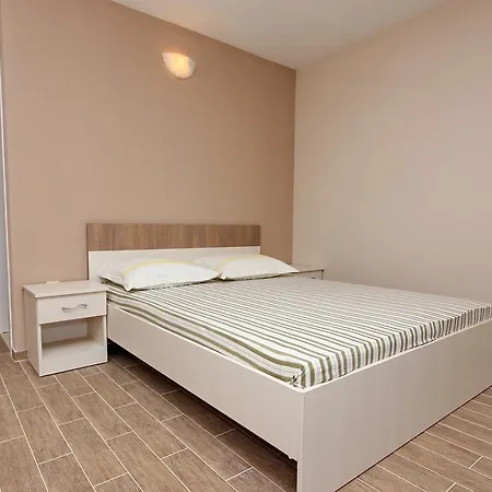 Studio Lumbarda 9303b Apartment Orebic
